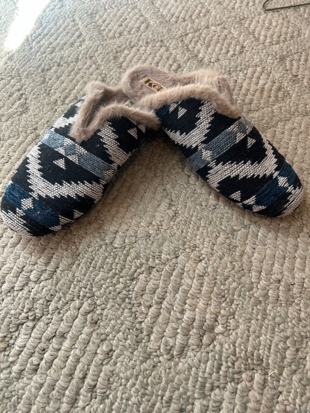 Korks Cozy Fur-Lined Knit Slipper Mules in Black, Gray & Cream